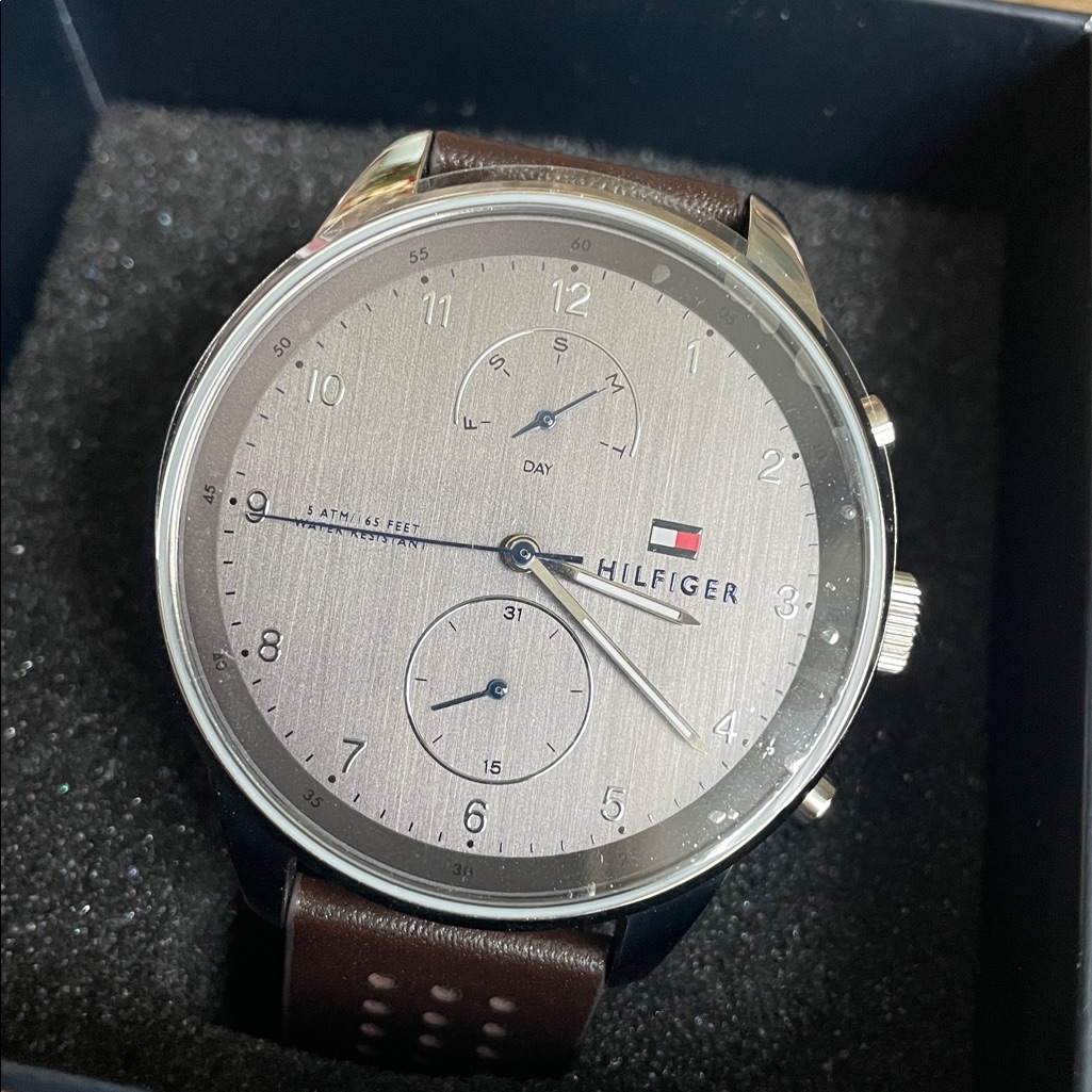 Nwt Mens Tommy Hilfiger Gray Dial Watch With Brown Leather Strap